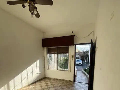 Depto Tipo Casa en Venta en Castelar Norte, USD 75.000