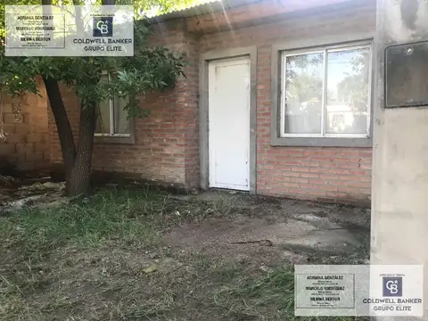 CASA EN VILLA MERCEDES CON PATIO