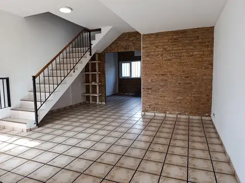Casa en Alquiler en Victoria Barrio Mejoral, $ 1.500.000