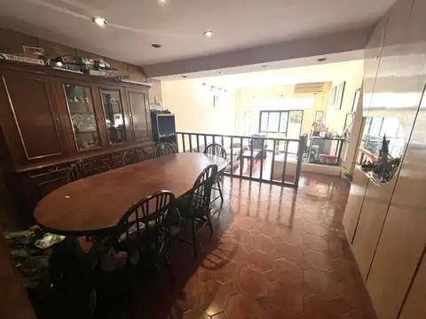 Casa 5 ambientes con 6 baños