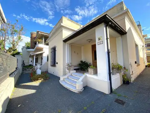 CASA VENTA C/ JARDIN Y TERRAZA COCHERAS QUINCHO
