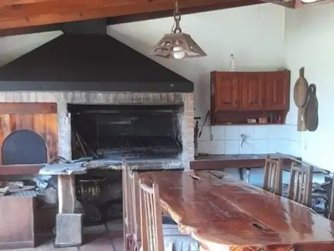 Casa 5 ambientes con 3 baños