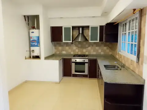 Depto Tipo Casa 2 ambientes con 1 baño