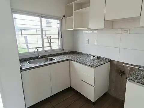 Departamento en Alquiler con 1 cocheras