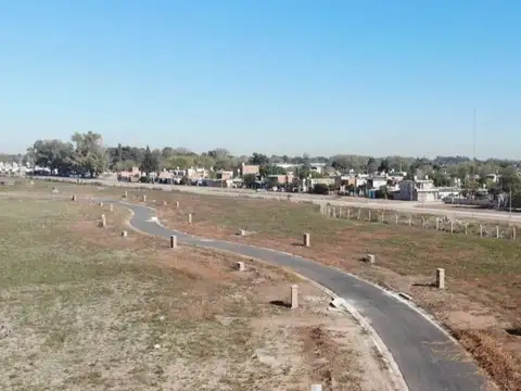 Oportunidad. Lote Perimetral En Barrio Village Joven. Bella