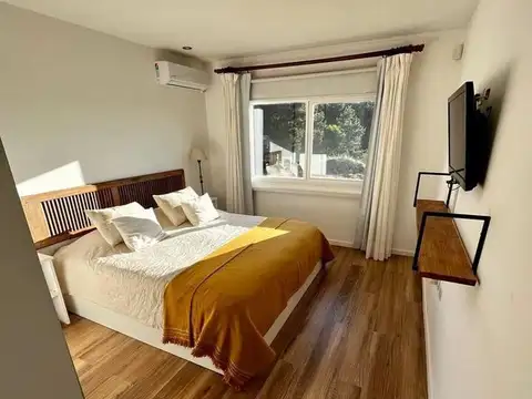 Casa en alquiler temporario - 2 Dormitorios 2 Baños - Pinamar