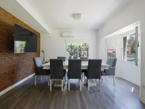 Casa / Triplex en venta  4 ambientes  Pilar.
