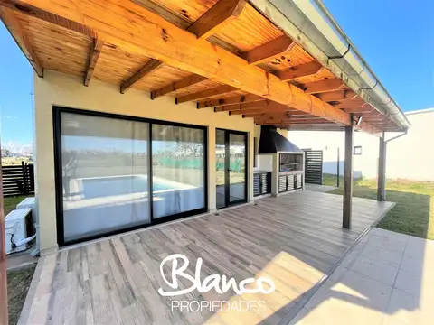 Casa en Alquiler en Pilar Del Este, USD 1.200