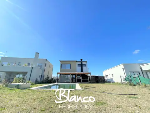 Casa en Alquiler de 3 dormitorios