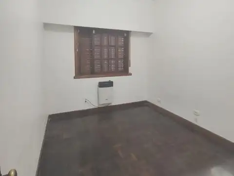 Casa en Alquiler con 1 cochera