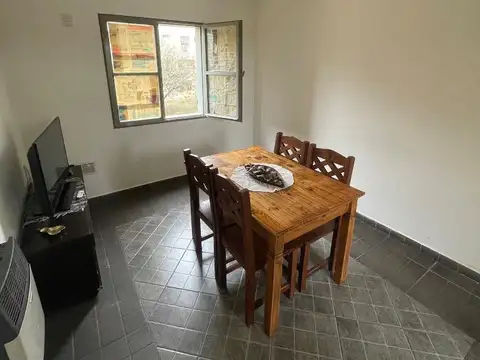 Av Colon 5300, Piso 2