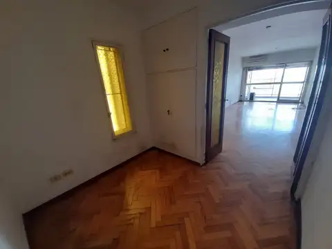 Semipiso  4 AMB C/DEP + COCHERA  en RECOLETA
