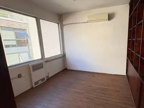VENTA OFICINA CIUDAD VIEJA CON GARAGE