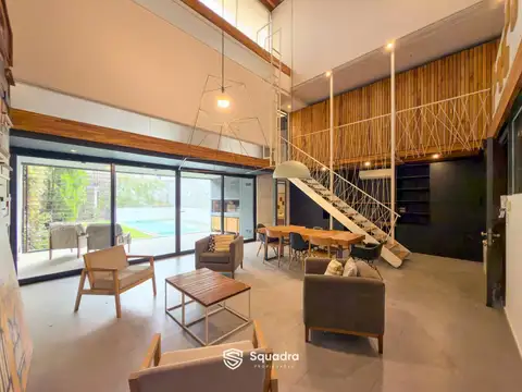 VENTA - Casa de diseño de 3 dormitorios, piscina y cochera - Echesortu, Rosario.