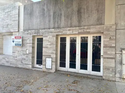 VENTA CASA de 3 dormitorios - Zona centro.-