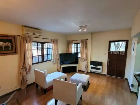 Depto Tipo Casa en Venta con 1 cocheras