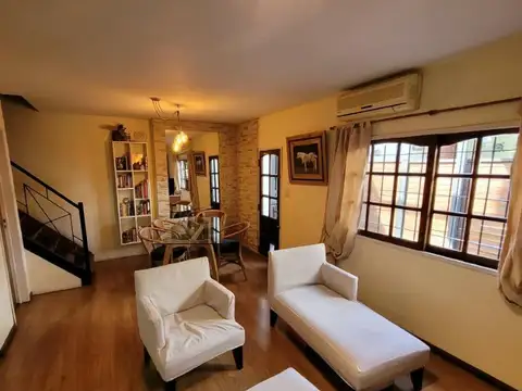 Depto Tipo Casa 3 ambientes con 3 baños