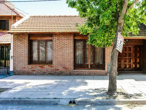 Propiedad en venta sobre calle Remedios de Escalada al 1100