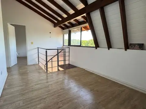 Depto Tipo Casa 4 ambientes con 2 baños
