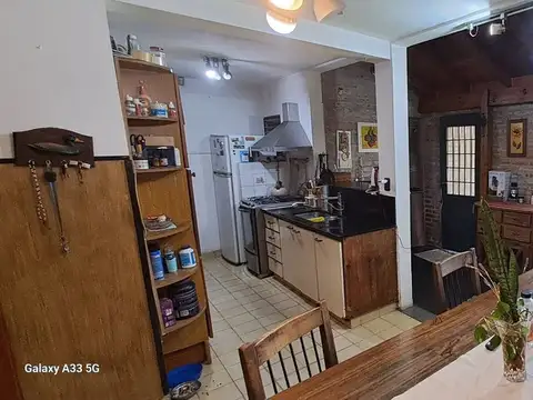 Casa 5 ambientes con 2 baños