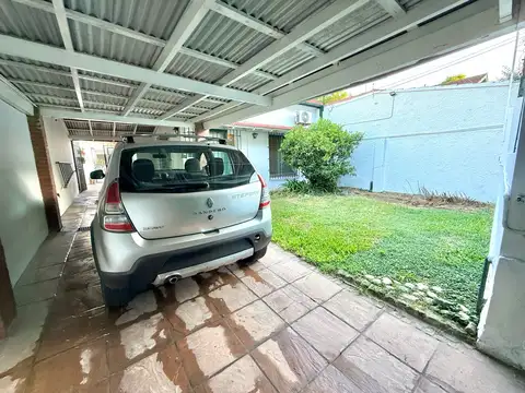 Casa en Venta con 2 cocheras