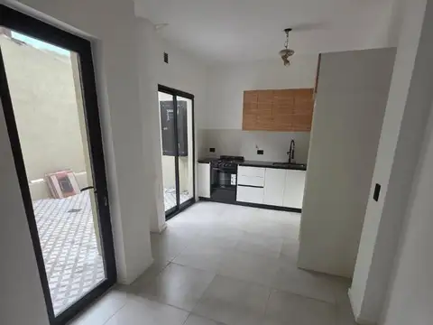 Depto Tipo Casa en Venta al Este