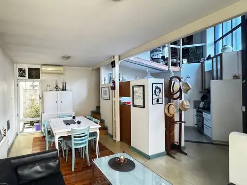 Depto Tipo Casa 4 ambientes con 2 baños