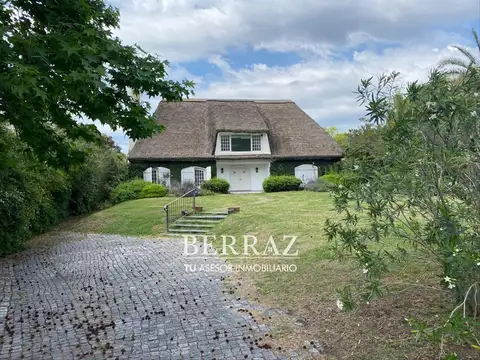 Casa venta 6 ambientes en Tortugas CC lote de 2225 m2