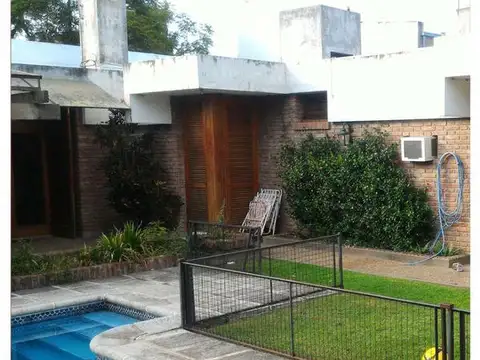 Casa en venta de 3 dormitorios c/ cochera en Otros Barrios