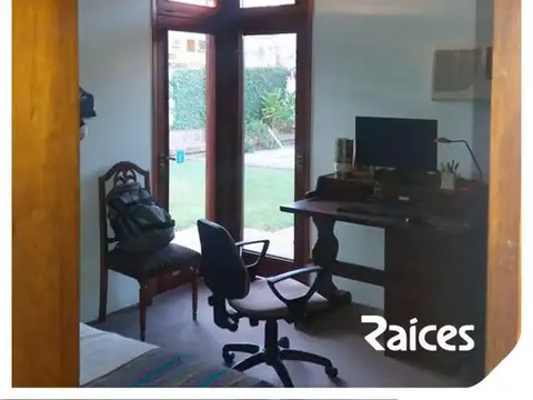 Casa en Venta con 2 cocheras