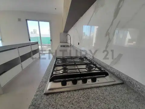 Casa 10 ambientes con 3 baños