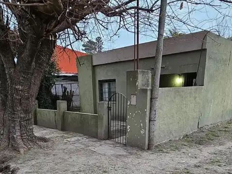 Casa 3 ambientes con 1 baño