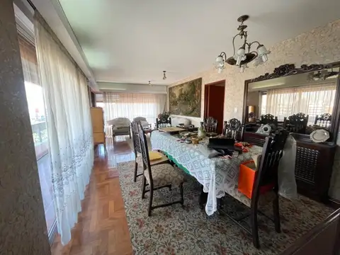 Departamento 4 ambientes con 2 baños