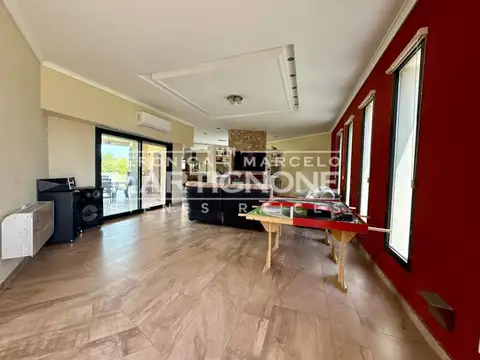 Casa 5 ambientes con 4 baños