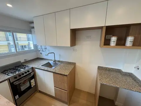 DEPARTAMENTO 2 AMBIENTES CON 2 BALCONES EN PLAZA COLON