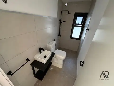 Casa en venta c/ cochera en Burnett