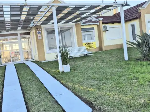 Casa 5 ambientes con 1 baño