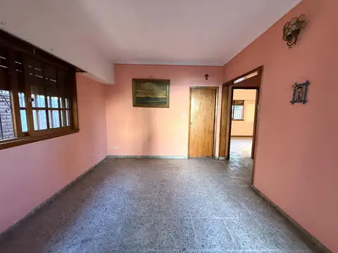 Casa 3 ambientes con 1 baño