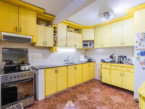 Casa con gran deposito en Villa Muñoz-Reus