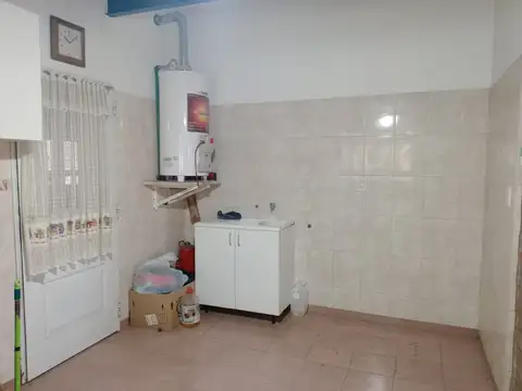 CASA 2 DORMITORIOS - CALLE 5 Y LOS FRESNOS