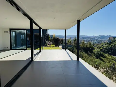 Casa en Venta en La Cuesta Villa Residencial, USD 498.000
