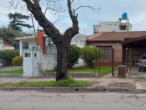 Emilio Mitre 700