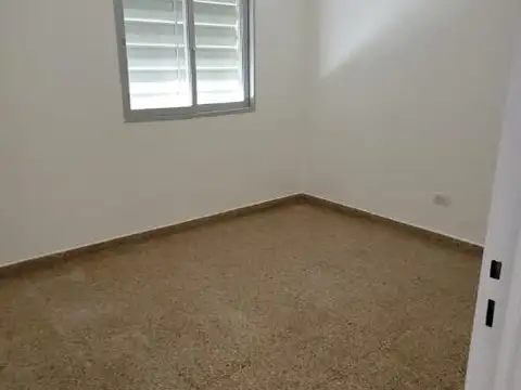 Apta crédito Barrio Jardín Casa 2 dormitorios con cochera