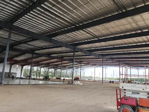 NAVE INDUSTRIAL DE 4.850 M² LINDERA AL AEROPUERTO DE EZEIZA