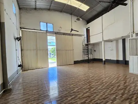 Local comercial con vivienda integrada