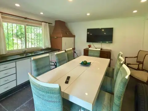 Exclusivo Chalet de Categoría, Barrio Los Troncos