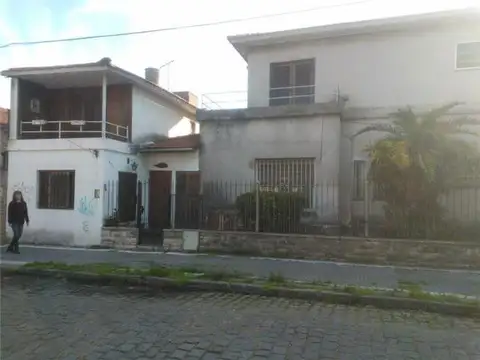 Depto Tipo Casa en Venta en Temperley, USD 120.000