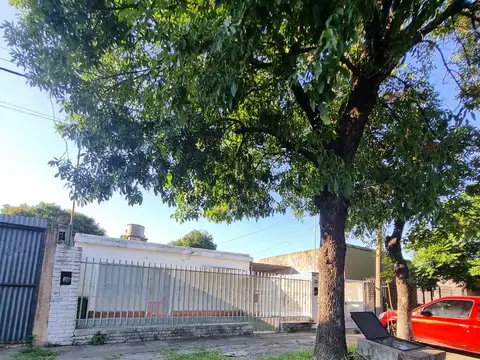 Dos casas en 400m2 zona UNNE!