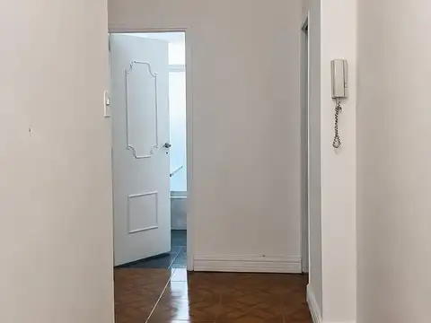 3 ambientes con balcón para reciclar en Palermo Chico