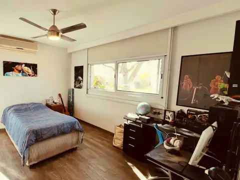 Casa en Alquiler con 2 cocheras